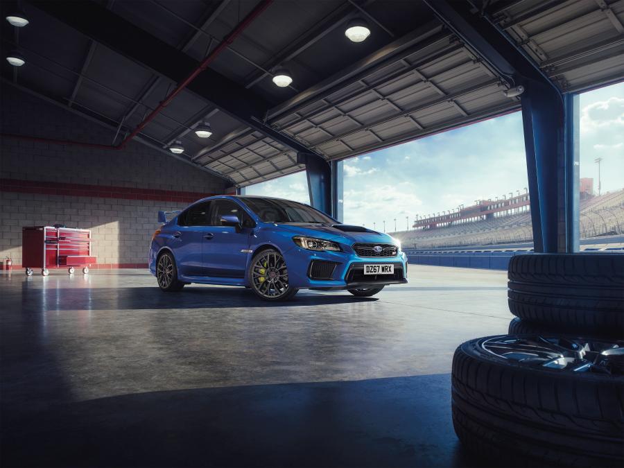  Subaru WRX STI Final Edition 2017 года  (UK) (фото 7 из 10)
